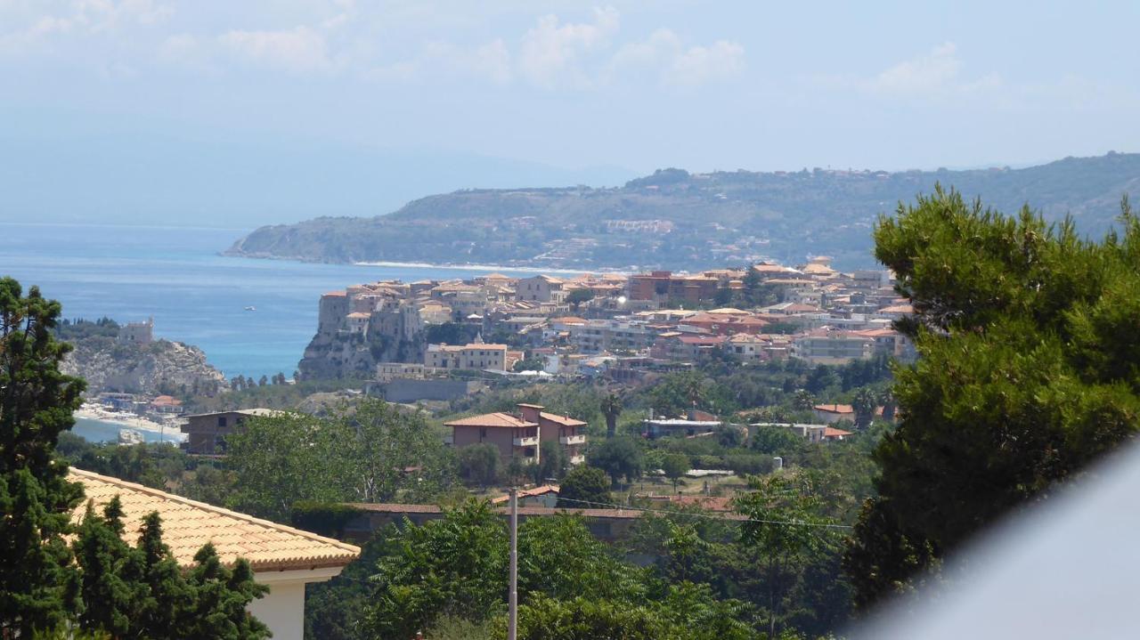 Appartamento Panoramico Santa Domenica ซานตาโดเมนิกา ภายนอก รูปภาพ