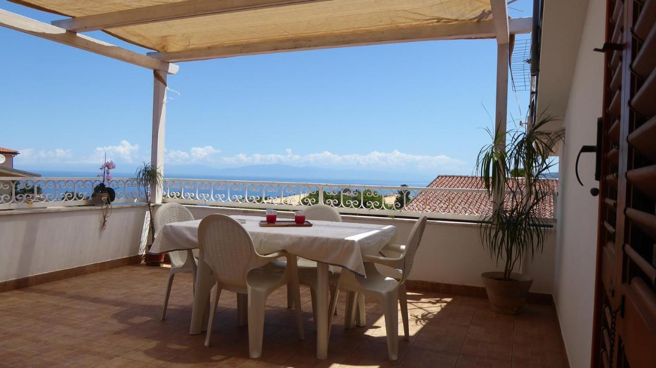 Appartamento Panoramico Santa Domenica ซานตาโดเมนิกา ภายนอก รูปภาพ