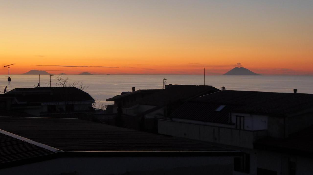 Appartamento Panoramico Santa Domenica ซานตาโดเมนิกา ภายนอก รูปภาพ