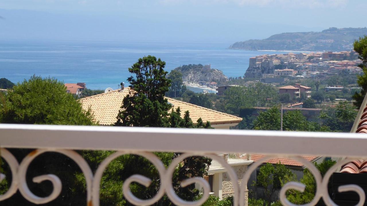 Appartamento Panoramico Santa Domenica ซานตาโดเมนิกา ภายนอก รูปภาพ