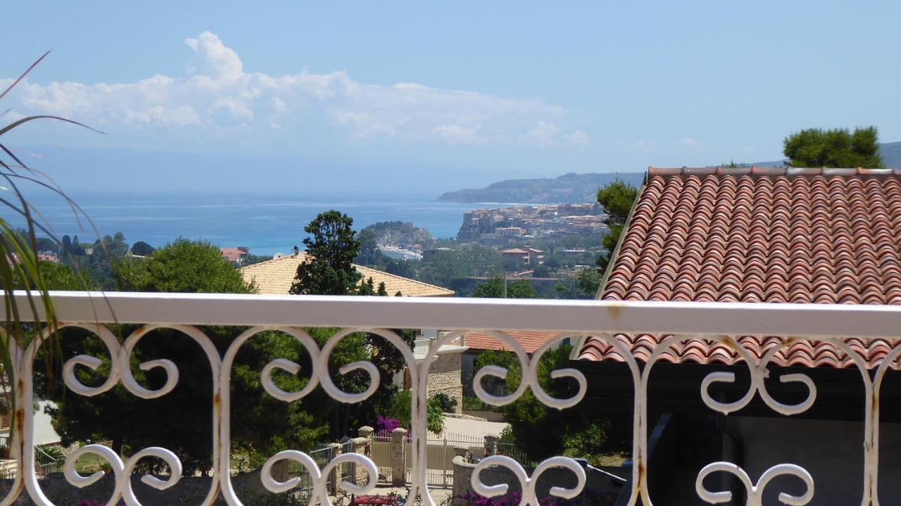 Appartamento Panoramico Santa Domenica ซานตาโดเมนิกา ภายนอก รูปภาพ