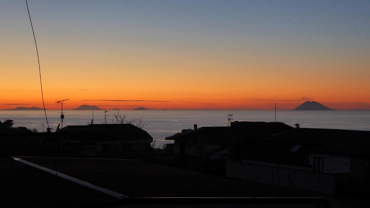 Appartamento Panoramico Santa Domenica ซานตาโดเมนิกา ภายนอก รูปภาพ