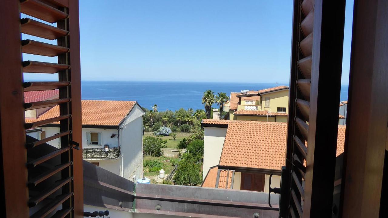 Appartamento Panoramico Santa Domenica ซานตาโดเมนิกา ภายนอก รูปภาพ