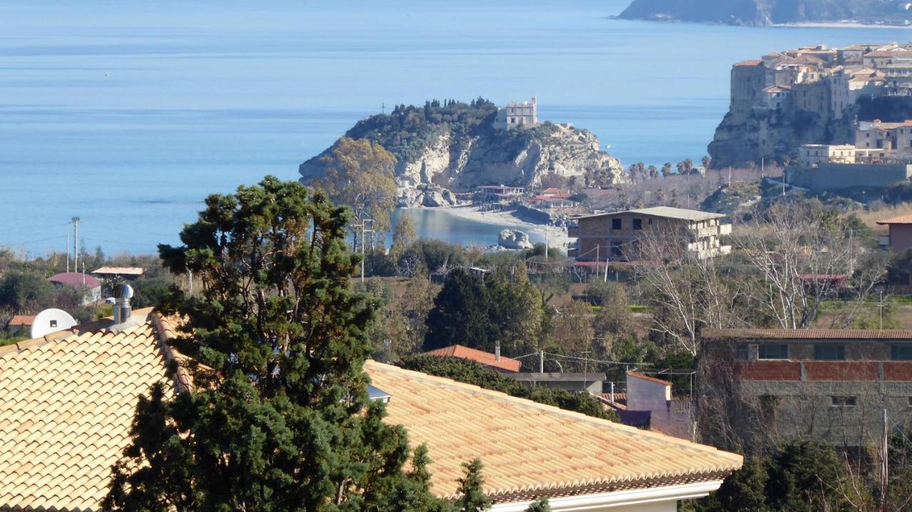 Appartamento Panoramico Santa Domenica ซานตาโดเมนิกา ภายนอก รูปภาพ