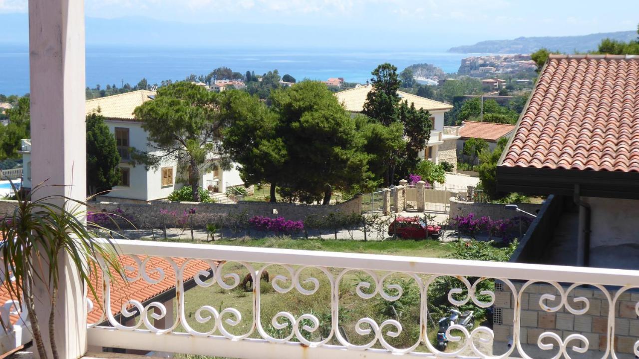 Appartamento Panoramico Santa Domenica ซานตาโดเมนิกา ภายนอก รูปภาพ