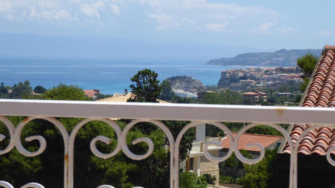 Appartamento Panoramico Santa Domenica ซานตาโดเมนิกา ภายนอก รูปภาพ