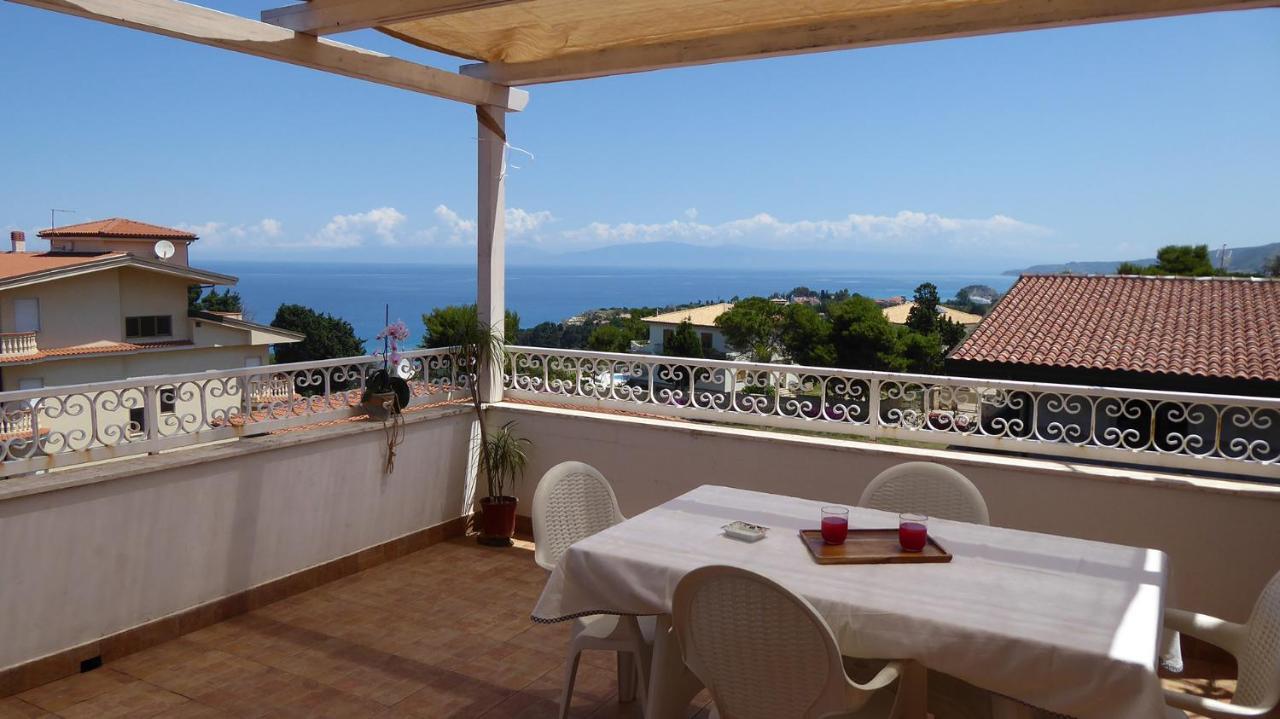Appartamento Panoramico Santa Domenica ซานตาโดเมนิกา ภายนอก รูปภาพ